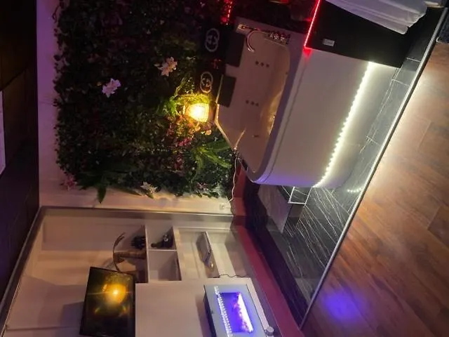 Jacuzzi 9Em Apartment Paris 0*,  France